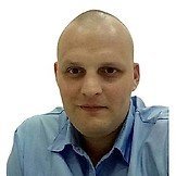 Врач Рагозин Роман Олегович