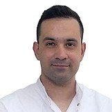 Врач Ростами Педрам Сахмеддин