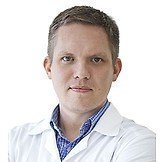 Врач Устюжанин Николай Александрович