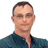 Врач Зотов Денис Александрович